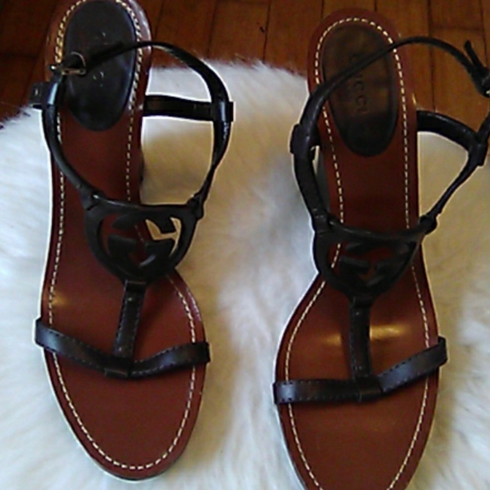 Gucci Black Signature Wedges Size 10